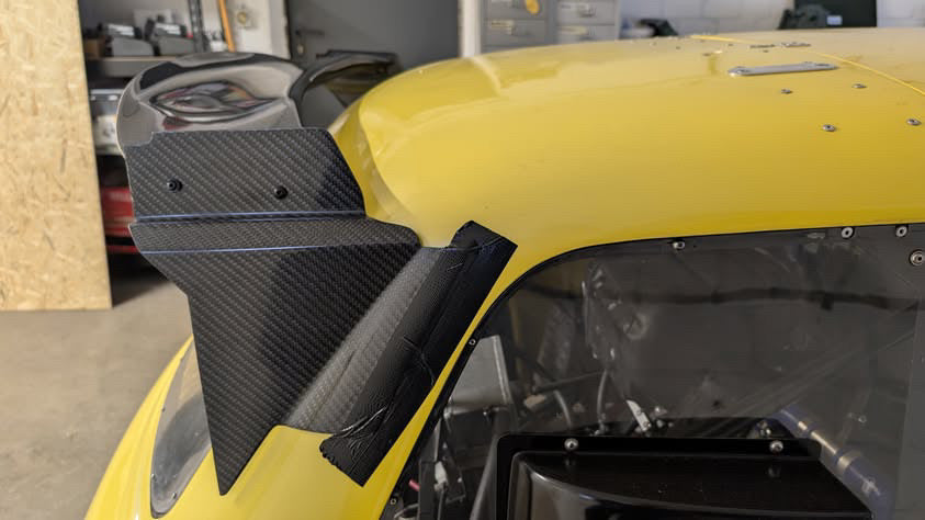 GT rear wing / spoiler